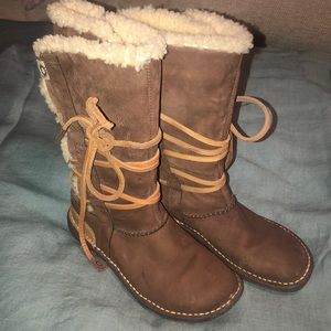UGG CATALINA TAN/BEIGE NUBUCK WRAP AROUND BOOT